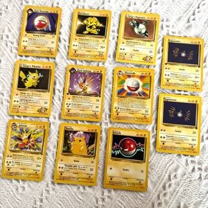 Pokémon - Energy/Lightning Card Bundle, Team Rocket, Base 2, Gym Heroes, Jungle